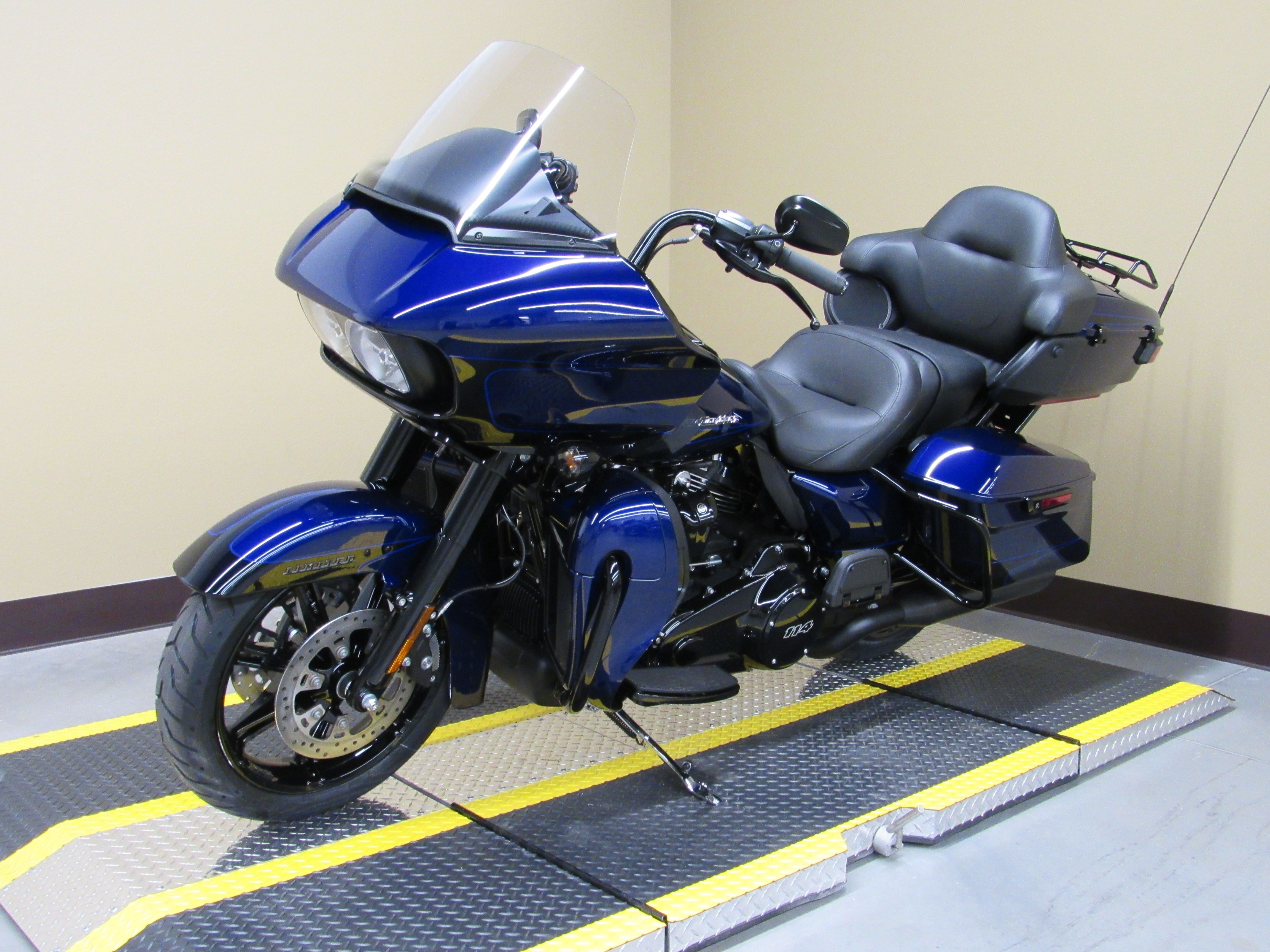 New 2020 Harley Davidson Road Glide Limited In Goodyear Hd659633 Roadrunner Harley Davidson